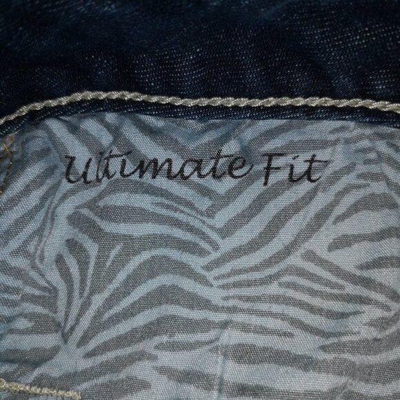 Chico's Ladies Platinum Denim Ultimate Fit Straight Leg Blue Jeans - Picture 8 of 11